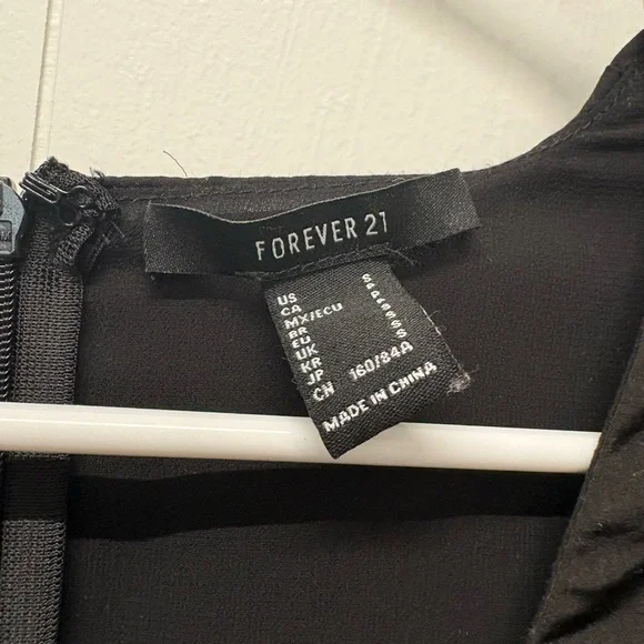 Forever 21 Black Tiered V-Neck Maxi Dress - Picture 3 of 5